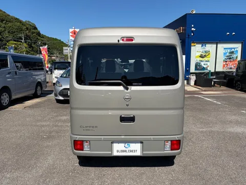 Nissan Clipper Van
