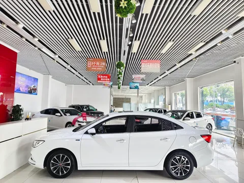 Roewe i5