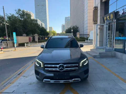 Mercedes-Benz Mercedes-Benz GLB