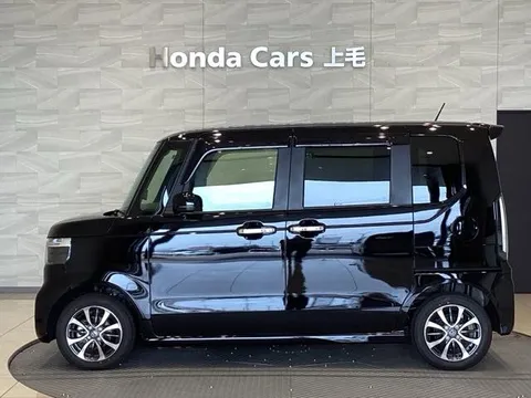 Honda N-BOX Custom