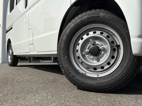 Nissan Clipper Van