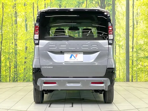 Mitsubishi Delica Mini