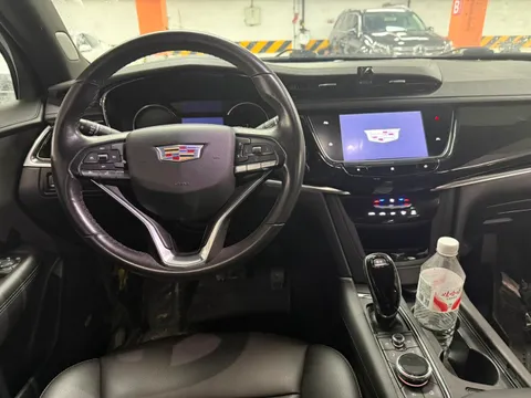 Cadillac XT6