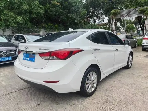 Hyundai Elantra (Avante)