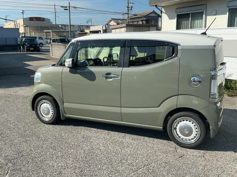 Honda N-BOX Slash