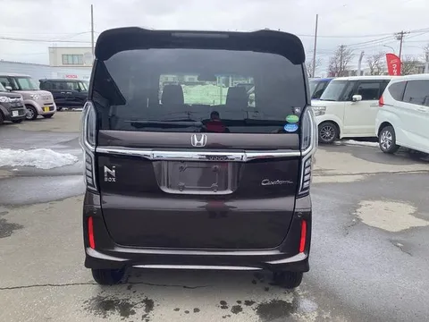 Honda N-BOX Custom