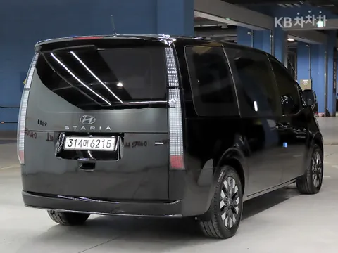 Hyundai Staria