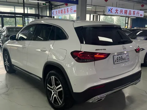 Mercedes-Benz Mercedes-Benz GLA