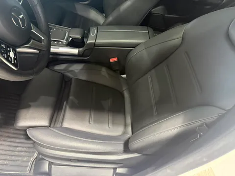 Mercedes-Benz Mercedes-Benz GLA