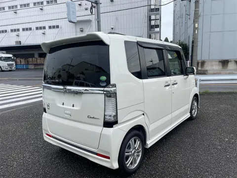 Honda N-BOX Custom