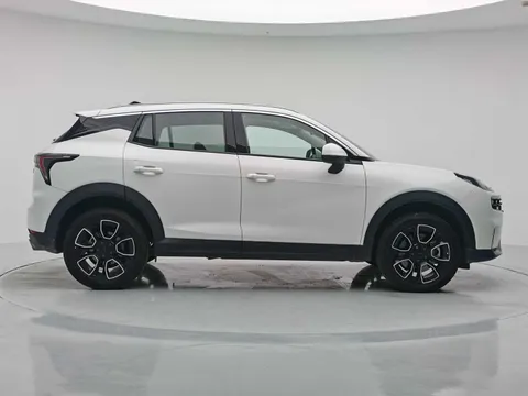 Lynk & Co 06