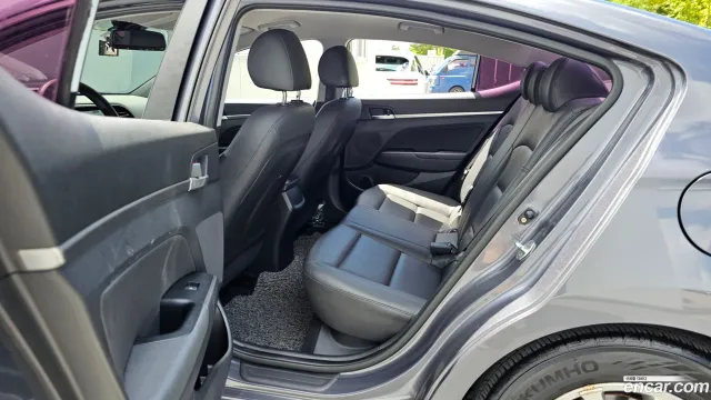 Hyundai Elantra (Avante)