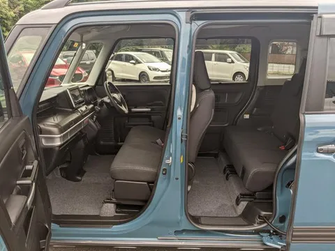 Suzuki Spacia Gear