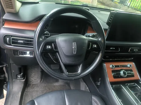 Lincoln Aviator