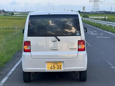 Daihatsu Move Conte
