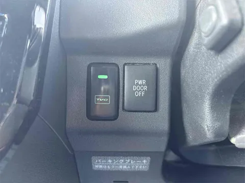 Toyota Pixis Mega