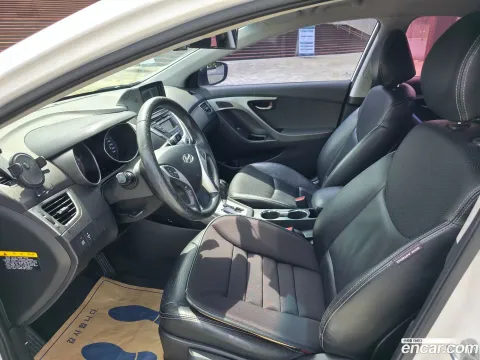 Hyundai Elantra (Avante)
