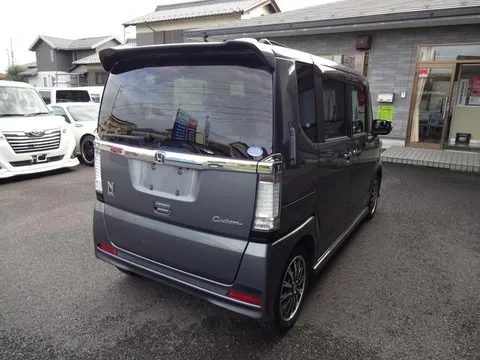 Honda N-BOX Custom