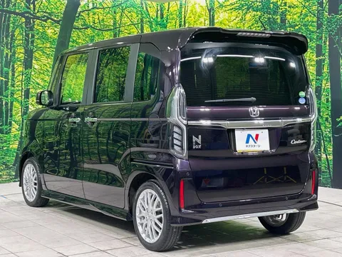 Honda N-BOX Custom