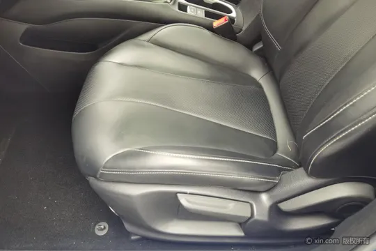 Roewe i5