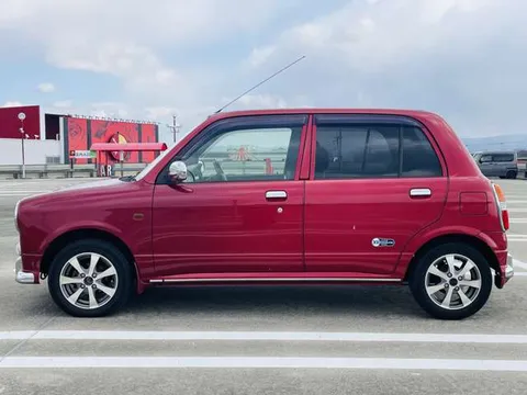Daihatsu Mira Gino