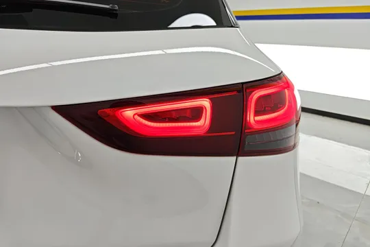 Mercedes-Benz Mercedes-Benz GLA