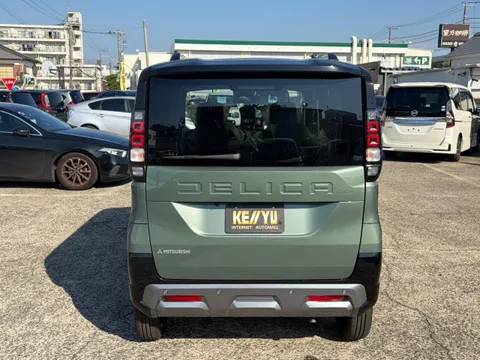 Mitsubishi Delica Mini