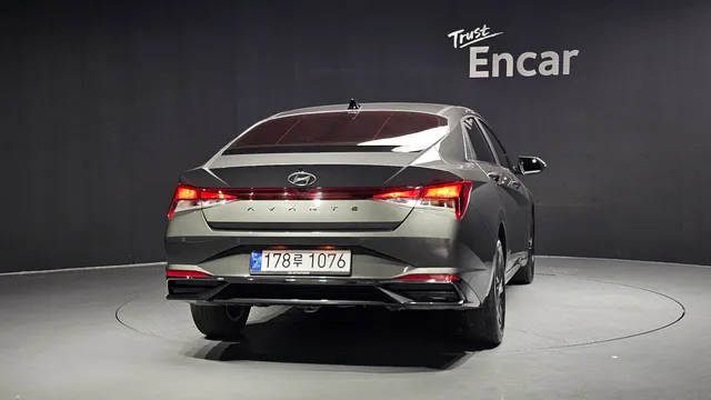 Hyundai Elantra (Avante)