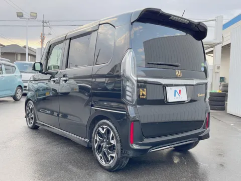 Honda N-BOX Custom