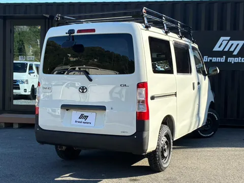 Toyota TownAce Van