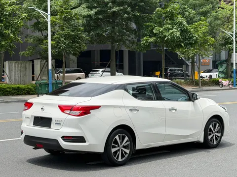 Nissan Bluebird