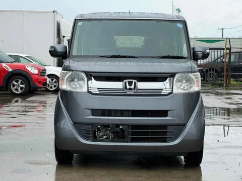 Honda N-BOX Slash
