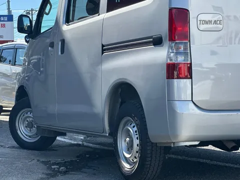 Toyota TownAce Van