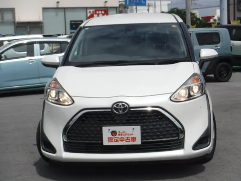 Toyota Sienta