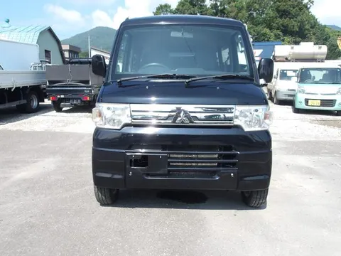 Mitsubishi Minicab Van