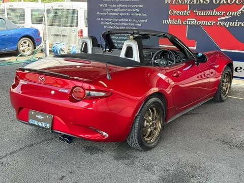 Mazda MX-5 (Roadster)