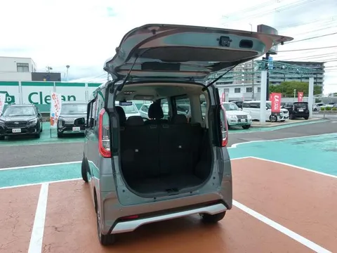 Mitsubishi eK X Space