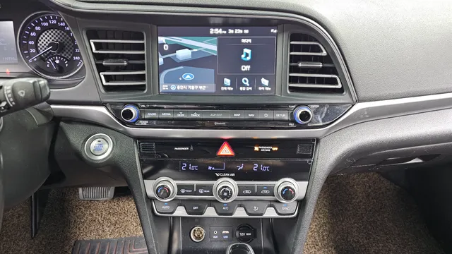 Hyundai Elantra (Avante)