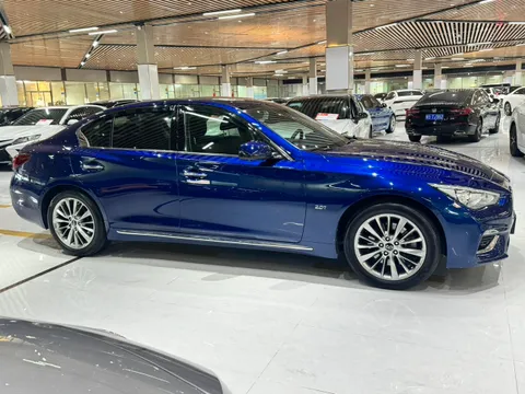 Infiniti Q50L