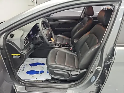 Hyundai Elantra (Avante)