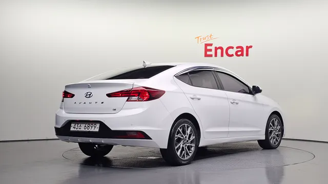 Hyundai Elantra (Avante)