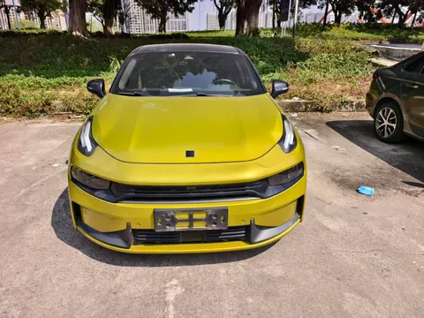Lynk & Co 03