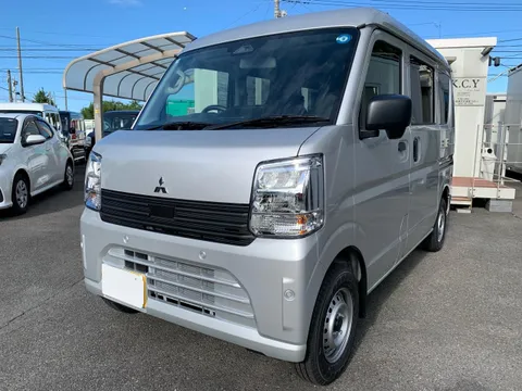Mitsubishi Minicab Van