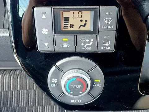 Toyota Pixis Mega