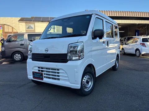 Nissan Clipper Van