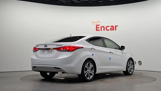 Hyundai Elantra (Avante)