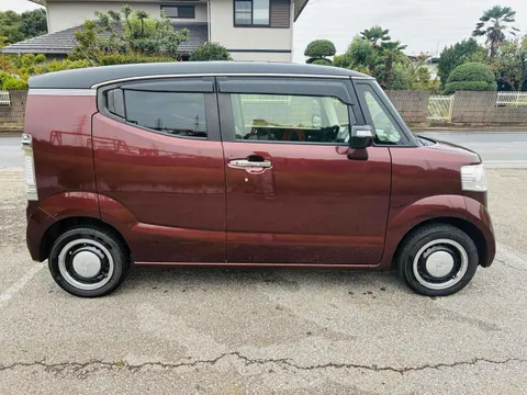 Honda N-BOX Slash