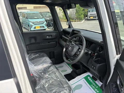 Honda N-BOX Custom