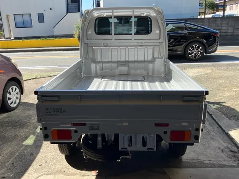 Nissan Clipper Truck