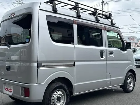 Mitsubishi Minicab Van